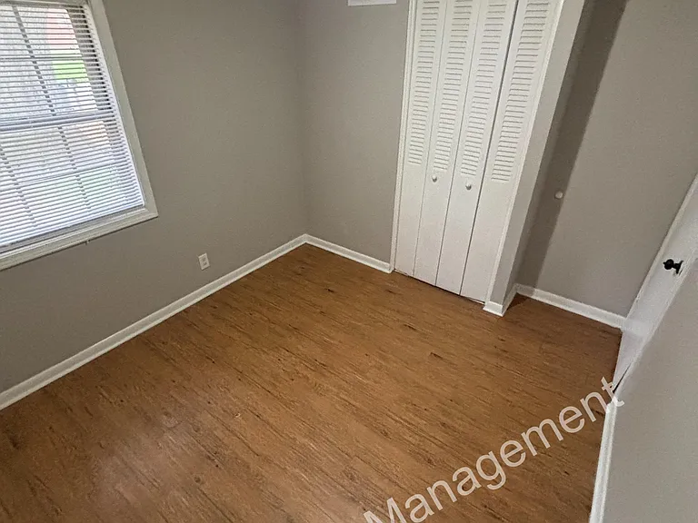 4080 Chippewa Rd — Photo 7