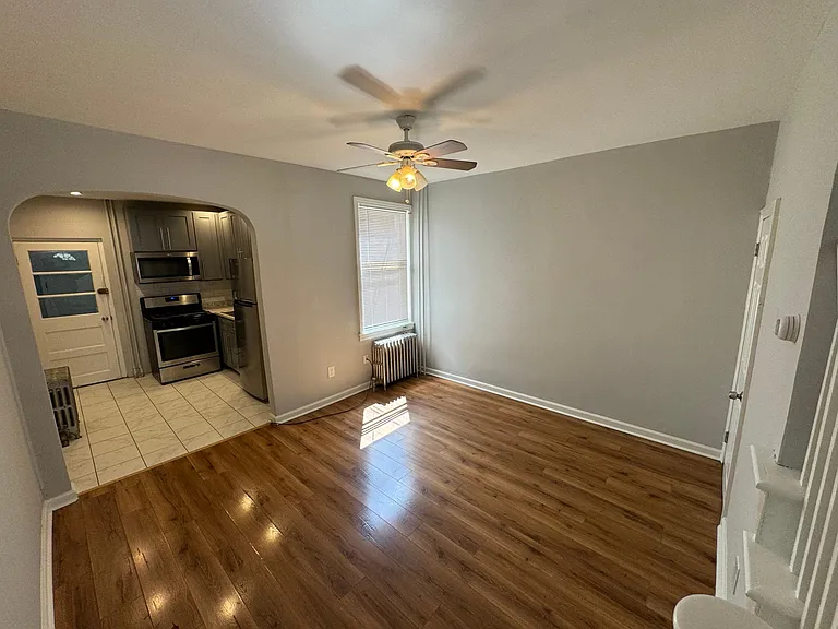 430 E Auburn St — Photo 3