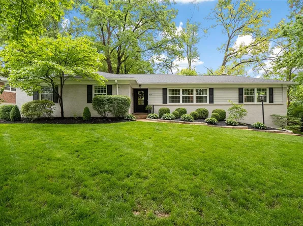 920 N Berry Rd, Saint Louis, MO 63122