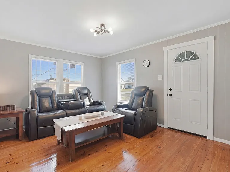 3703 Redding Rd — Photo 4