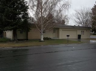 678 Beartooth Dr, Powell, WY 82435