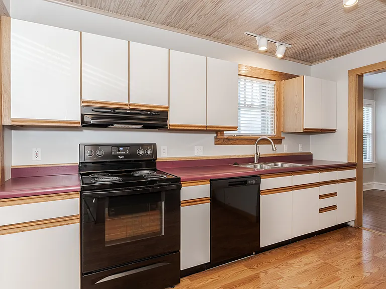 112 Warner St — Photo 11