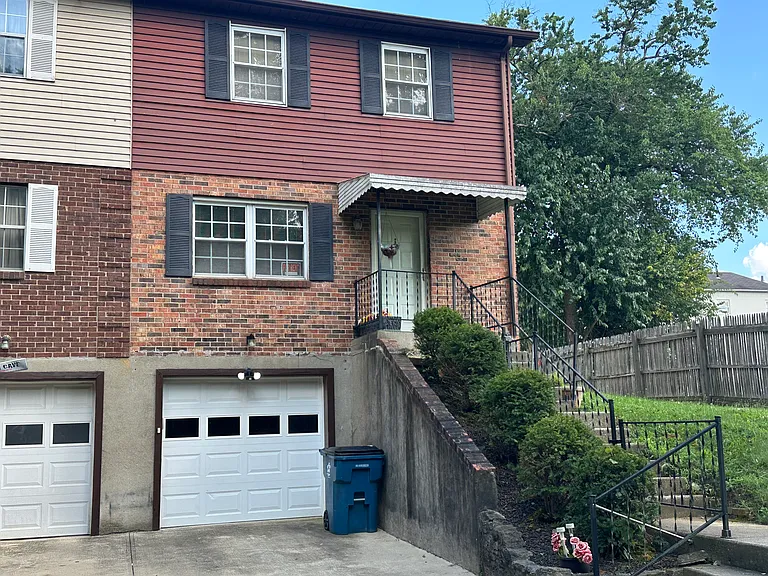 3396 Martin Dr — Photo 1