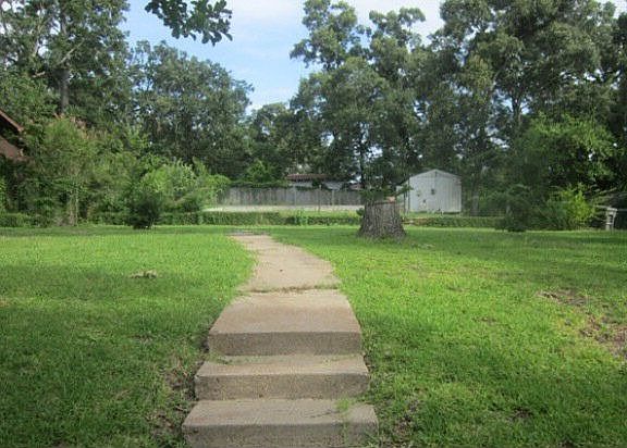 4th image of 410 Englewood Dr