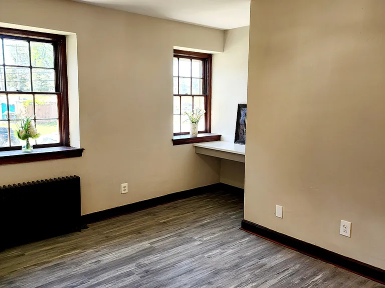 715 Main St — Photo 4