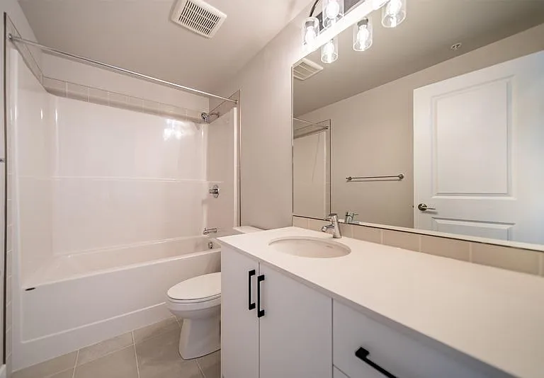 3870 Market St SE — Photo 26