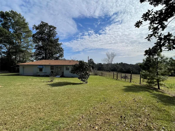 490 Cemetery Rd, Coldspring, TX 77331