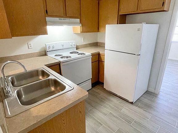 2nd image of 819 E Lemon St APT 17