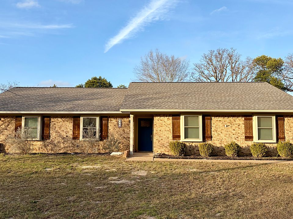 1st image of 806 Sweetgum Ln