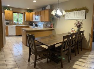 2258 Spring Meadow Dr, Neenah, WI 54956