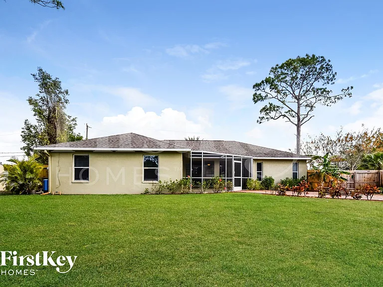 18606 Cedar Dr E — Photo 15