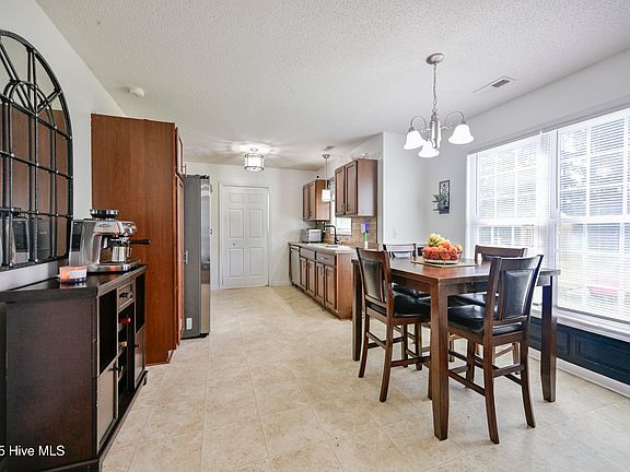 4th image of 405 Bret Court