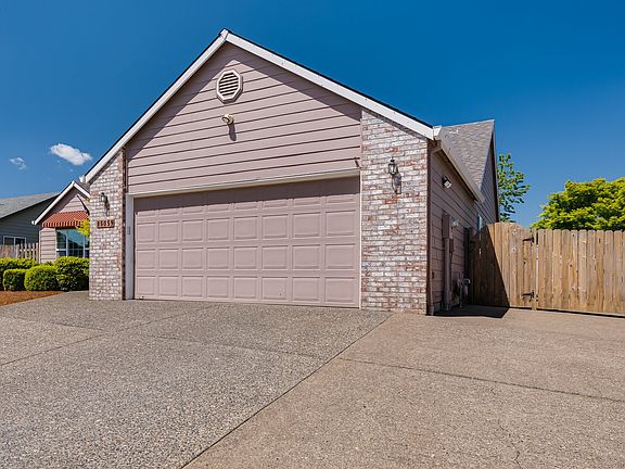 4th image of 15059 Pebble Beach Dr