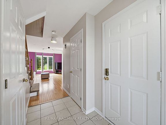 5th image of 902 Paradise Cres