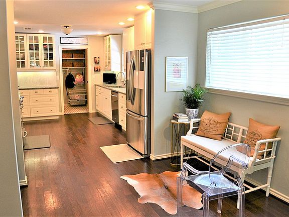 3rd image of 29 Creekwood Cir