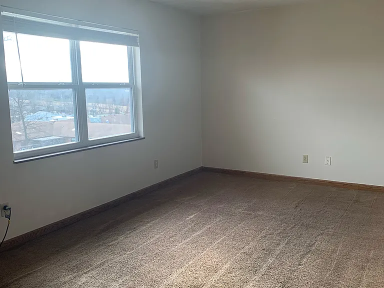 1050 Plaza Ct S #23 — Photo 2