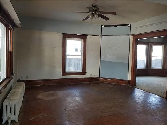 2nd image of 315 E Marion St