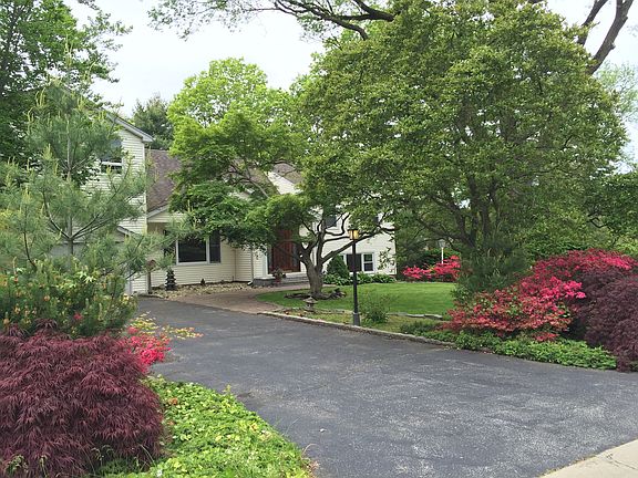 4th image of 54 Woodhill Ln