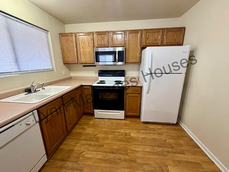 1210 Cleveland Ave #1 — Photo 3