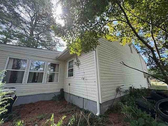 3rd image of 4733 Snow Hill Rd