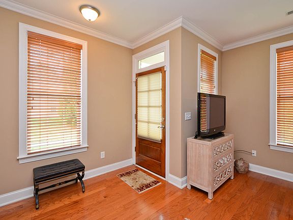 2nd image of 7 Abelia Ct
