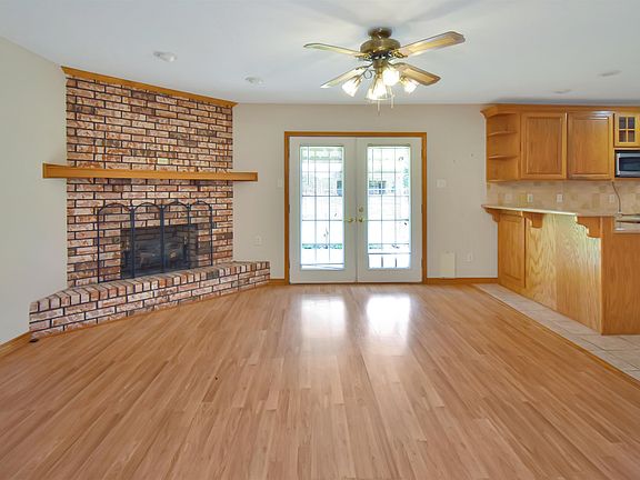 2nd image of 8059 Bryant Dr