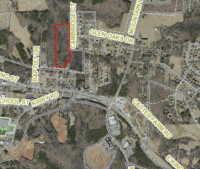 2nd image of 307 Highland Cir
