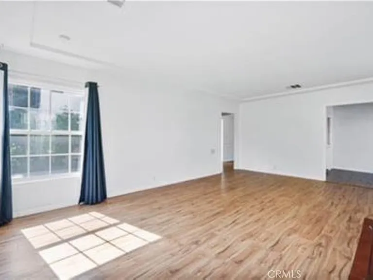 15235 La Maida St — Photo 10