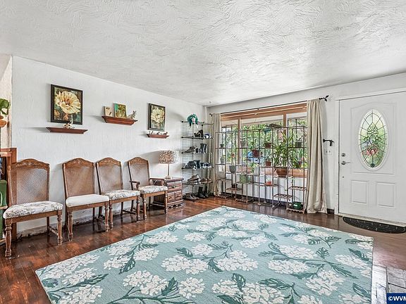 4th image of 892 D St