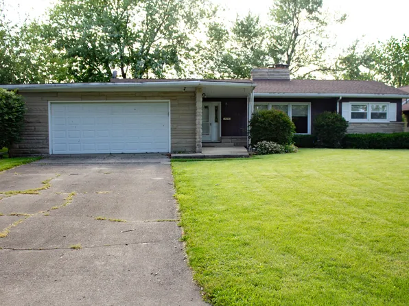 408 N 6th St, Kentland, IN 47951