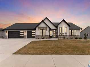 204 N Piper Dr, Sioux Falls, SD 57110