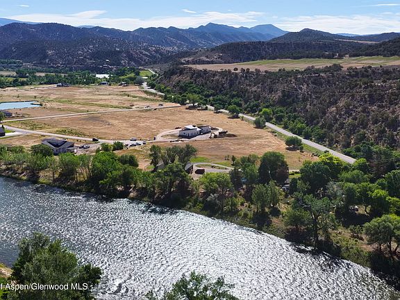 4th image of 8 Rapids View Ln