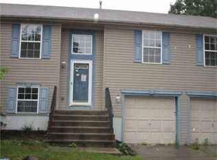 38 Charleston Dr, Sicklerville, NJ 08081