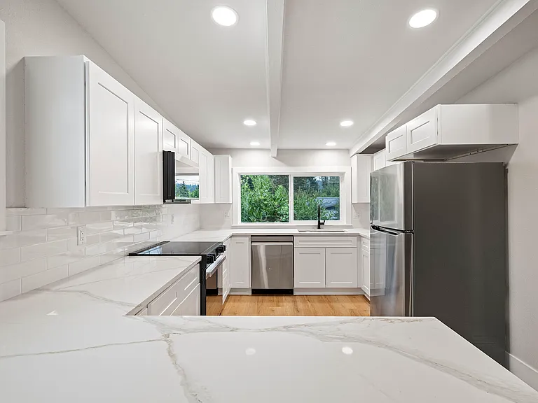 920 W 20th Ave — Photo 9