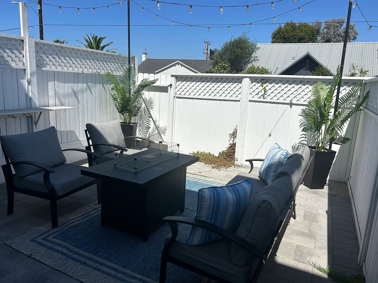 3 bed, 2.5 bath, 1400 sqft, $5,250 — Photo 2