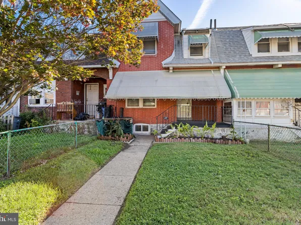 42 Maple St, Marcus Hook, PA 19061