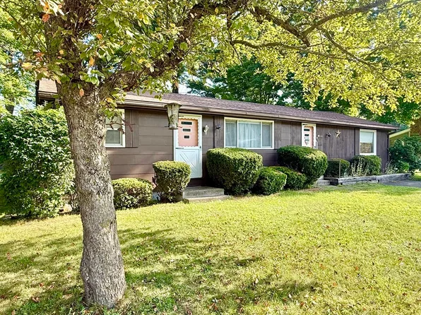 31 Pomeroy St, Easthampton, MA 01027