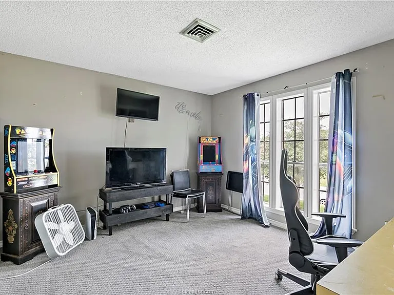 2508 Memorial Dr — Photo 18