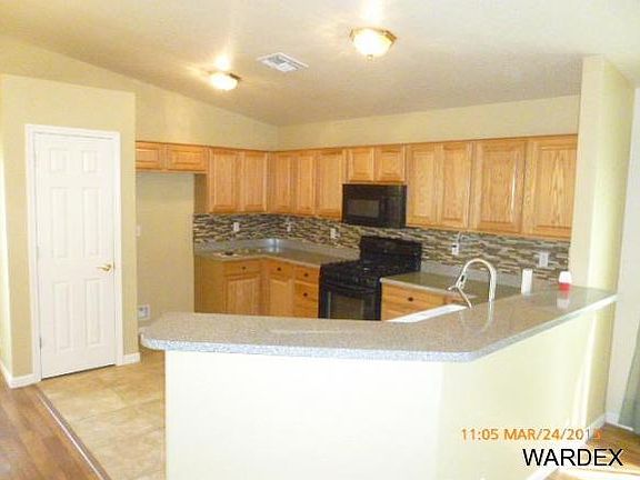 4th image of 1561 Ash Ave