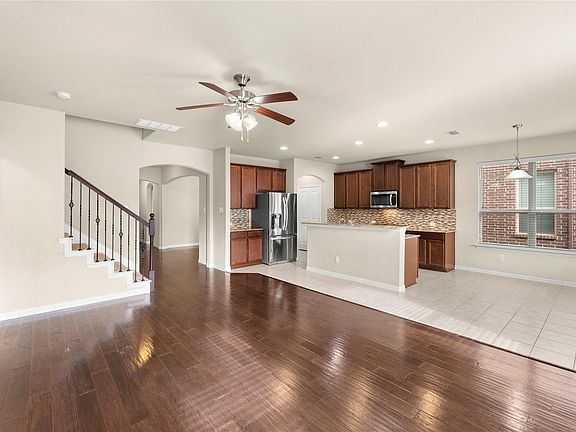 4th image of 2696 Calmwood Dr