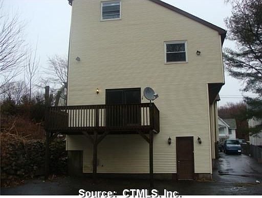 2nd image of 137 1/2 N State St