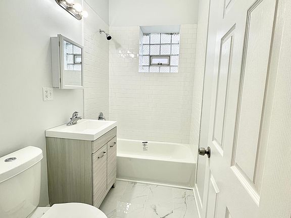 5th image of 2224 S Sacramento Ave #3