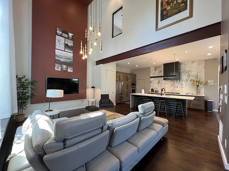 504 Morgan St NE — Photo 3