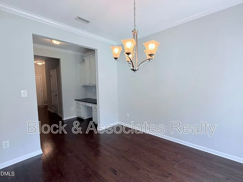 3 bed, 2.5 bath, $2,200 — Photo 4