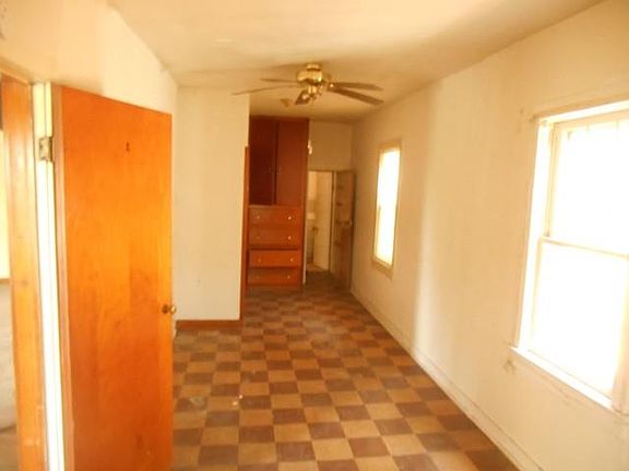3rd image of 222 S Coy St