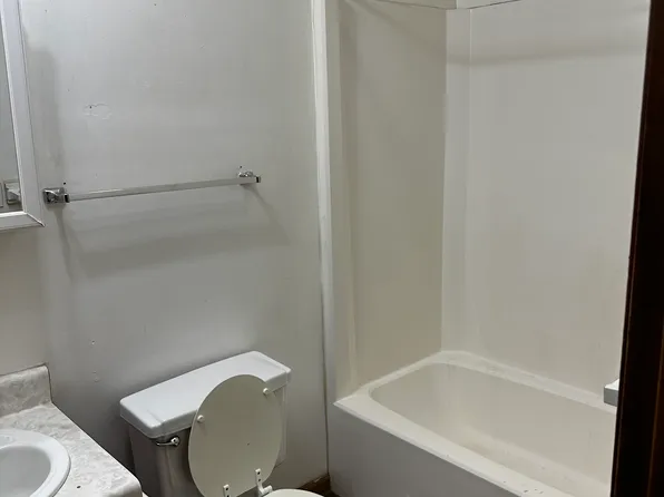 2204 Irwinton Rd #3, Milledgeville, GA 31061