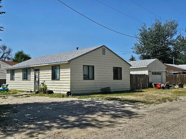 2462 Dale Dr — Photo 1