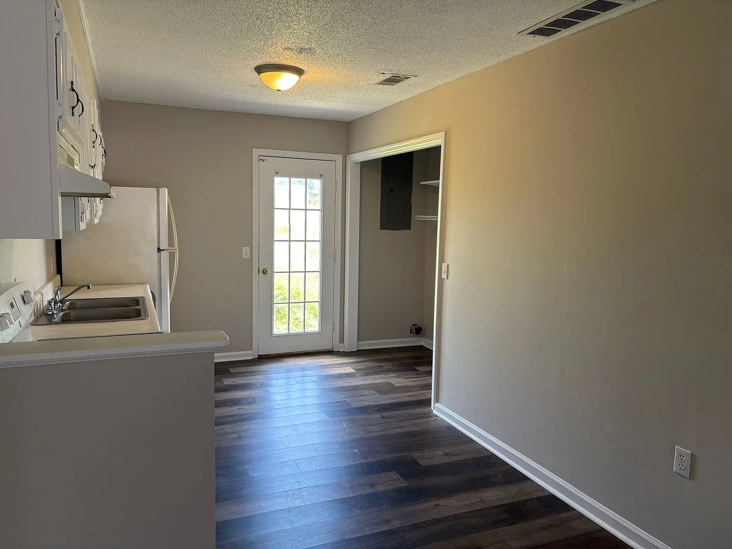 Park Place Townhomes! — Photo 4
