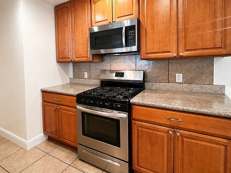 1594 Morgan Ln #A — Photo 13