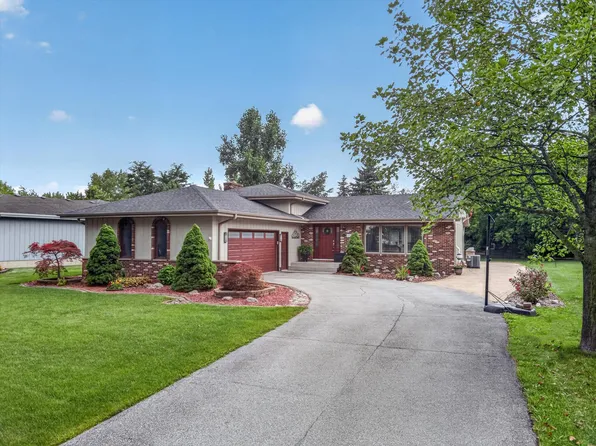 10000 Redbud Rd, Munster, IN 46321